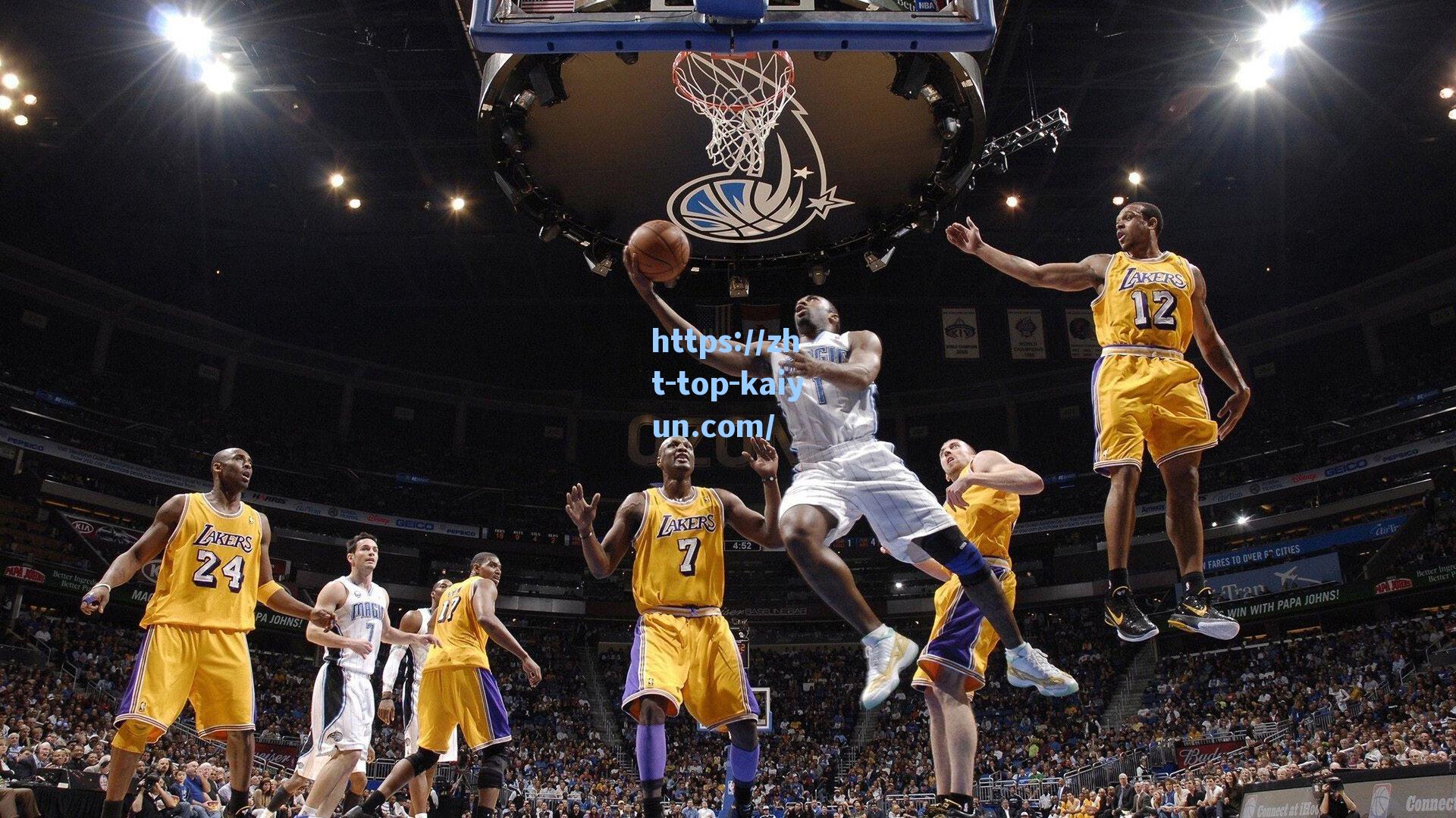 社死现场!字母哥野球场预演扣篮意外滑倒 全场笑疯 球迷,这波操作太真实了!